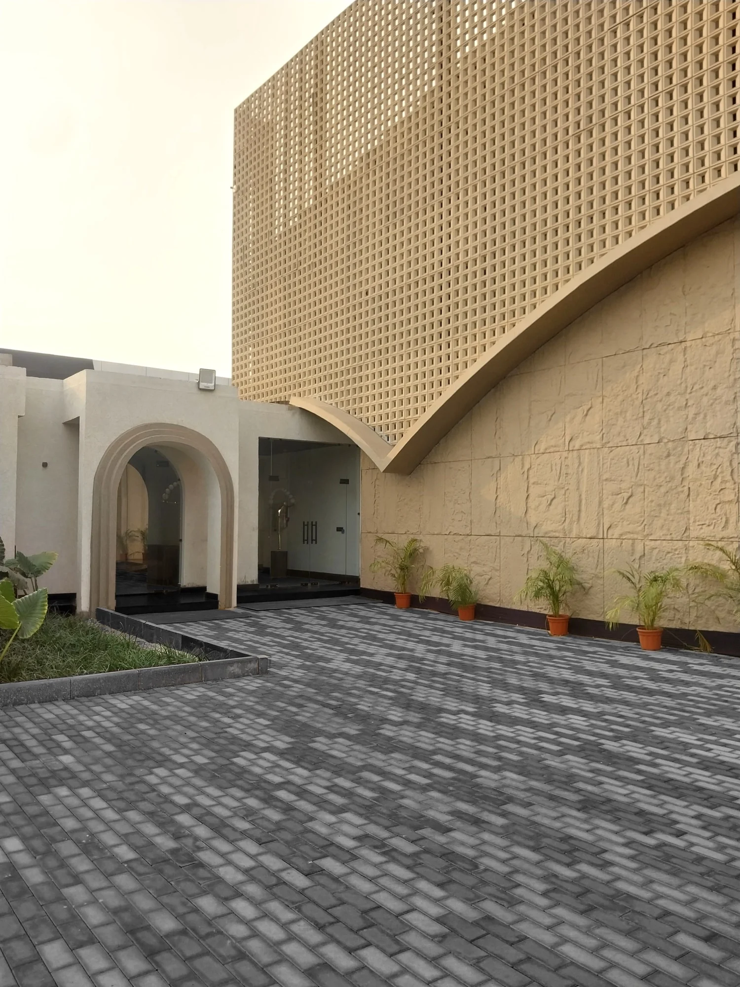 Aumnia Convention Centre - Primary